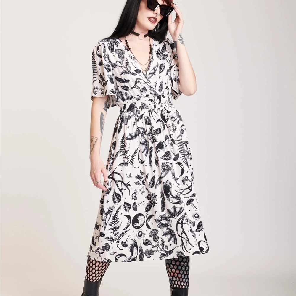 Midnight hour midi dress size large